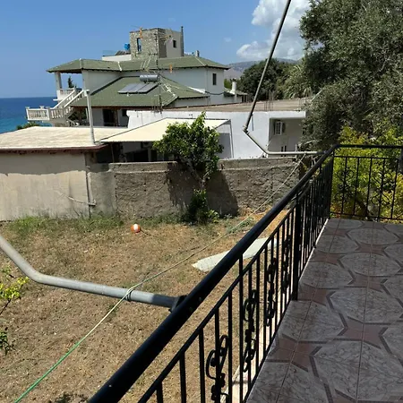 Hébergement de vacances Ari's *